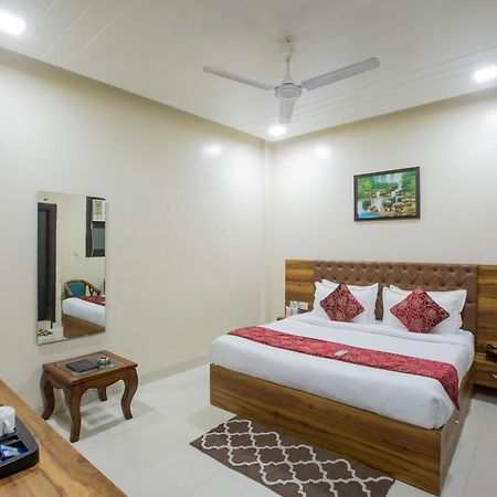 Hotel Nysha Palace Near Igi Airport New Delhi Exteriör bild