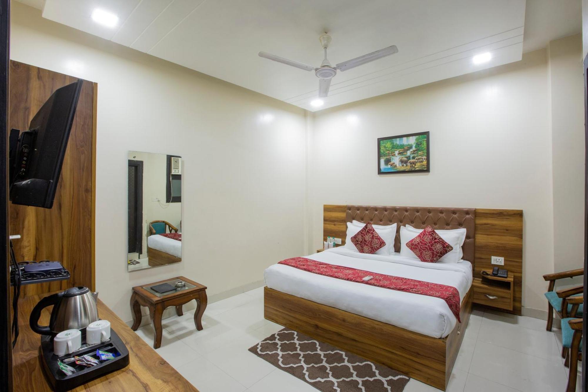 Hotel Nysha Palace Near Igi Airport New Delhi Exteriör bild