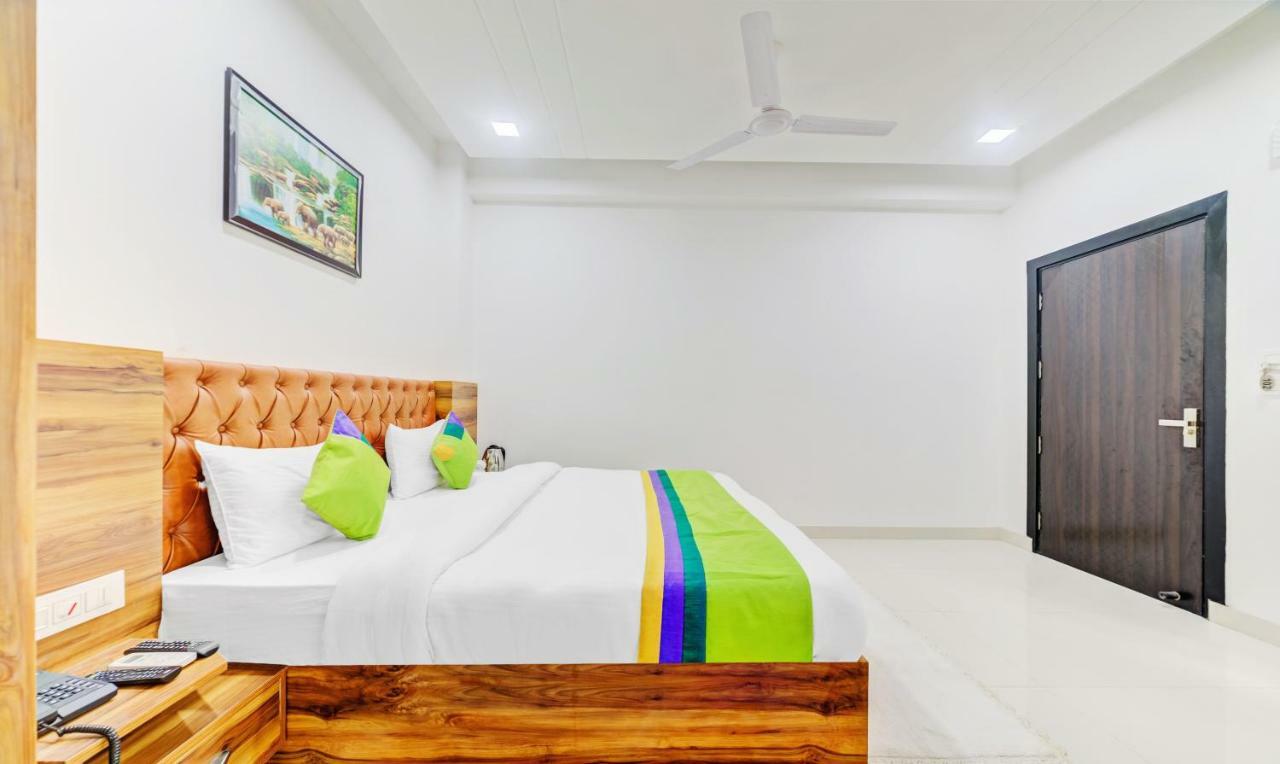 Hotel Nysha Palace Near Igi Airport New Delhi Exteriör bild